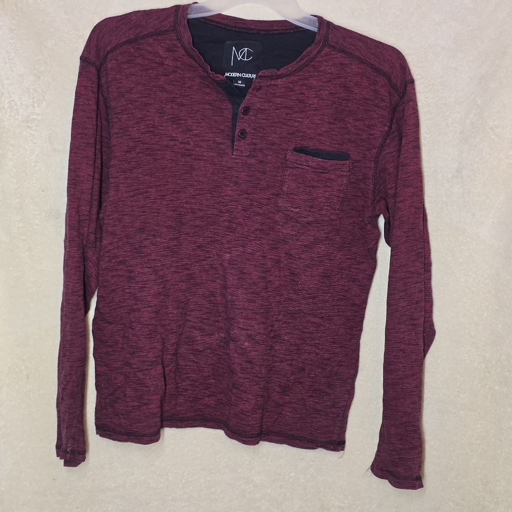Modern Culture Henley Shirt Men's Medium Textured Red Long Sleeve Shirt Pocket